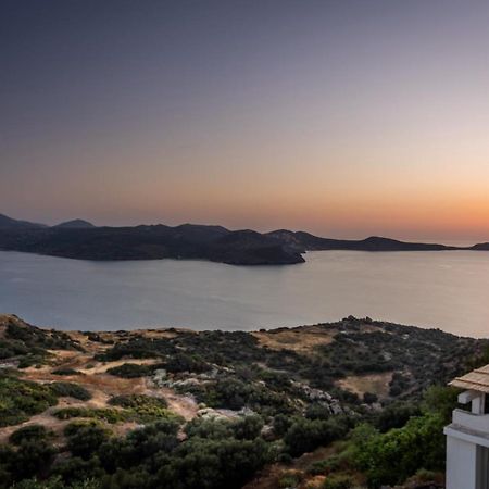 Вілла Melisses Sea View House Plaka  Екстер'єр фото