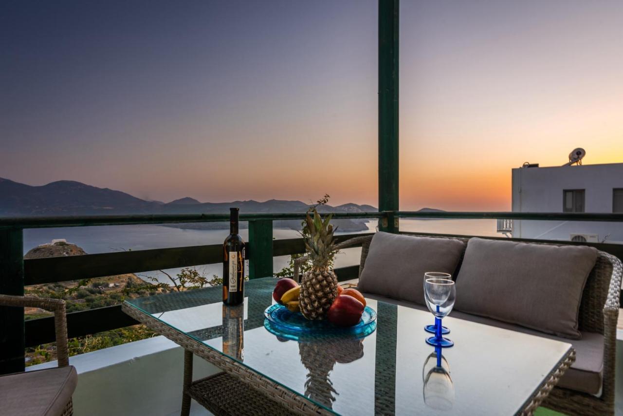 Вілла Melisses Sea View House Plaka  Екстер'єр фото