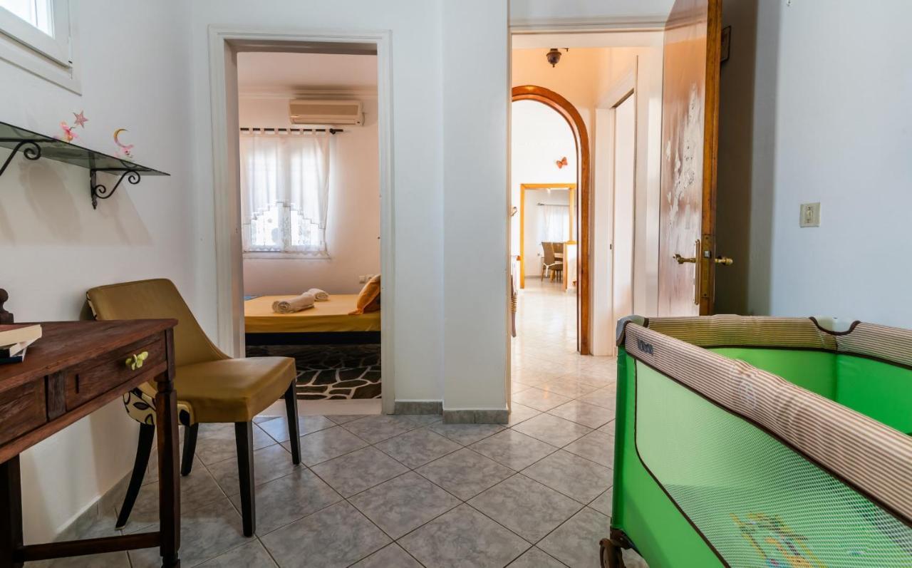 Вілла Melisses Sea View House Plaka  Екстер'єр фото
