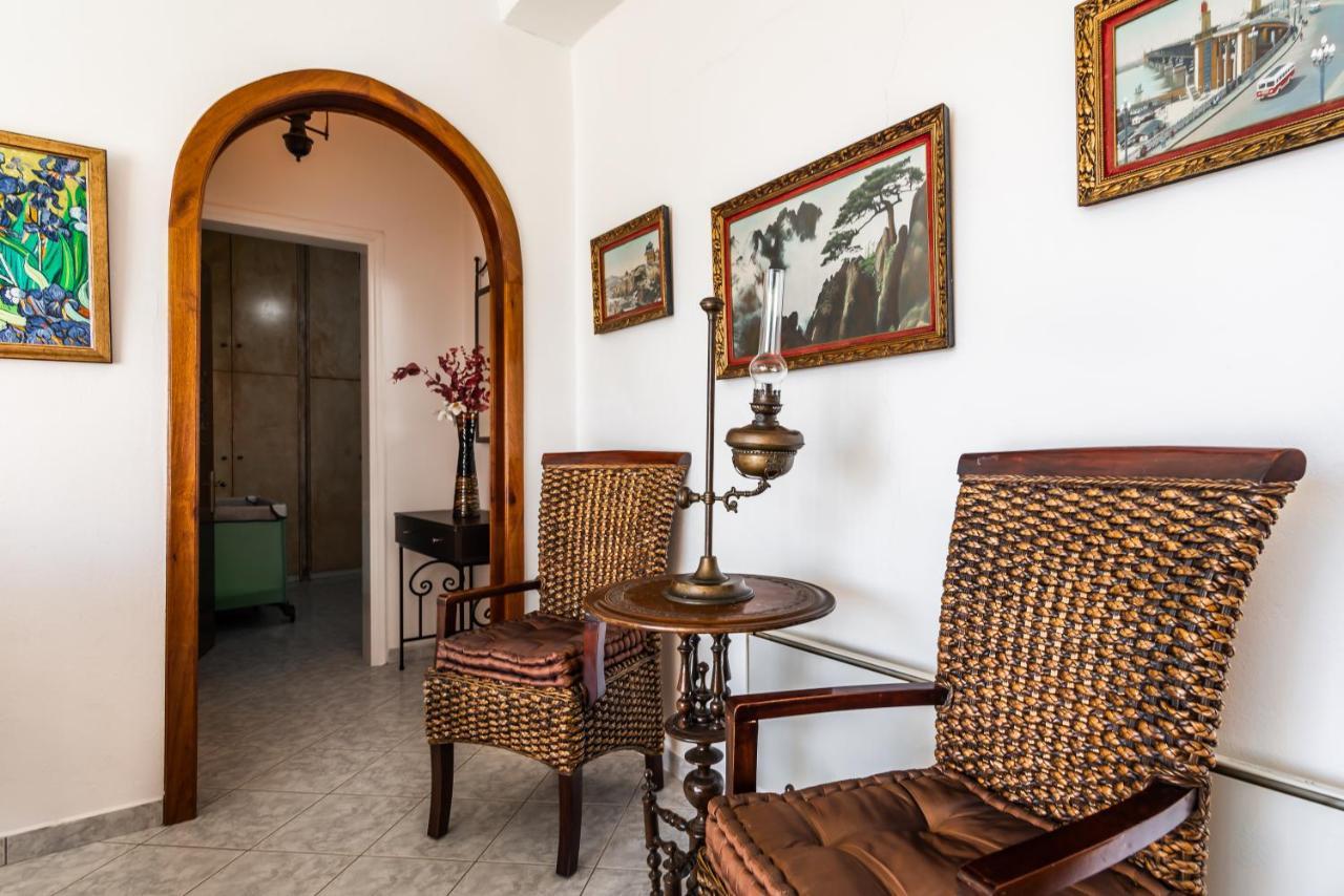 Вілла Melisses Sea View House Plaka  Екстер'єр фото