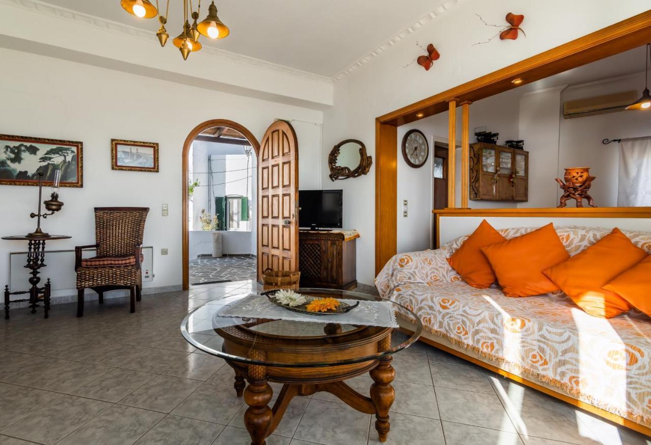 Вілла Melisses Sea View House Plaka  Екстер'єр фото