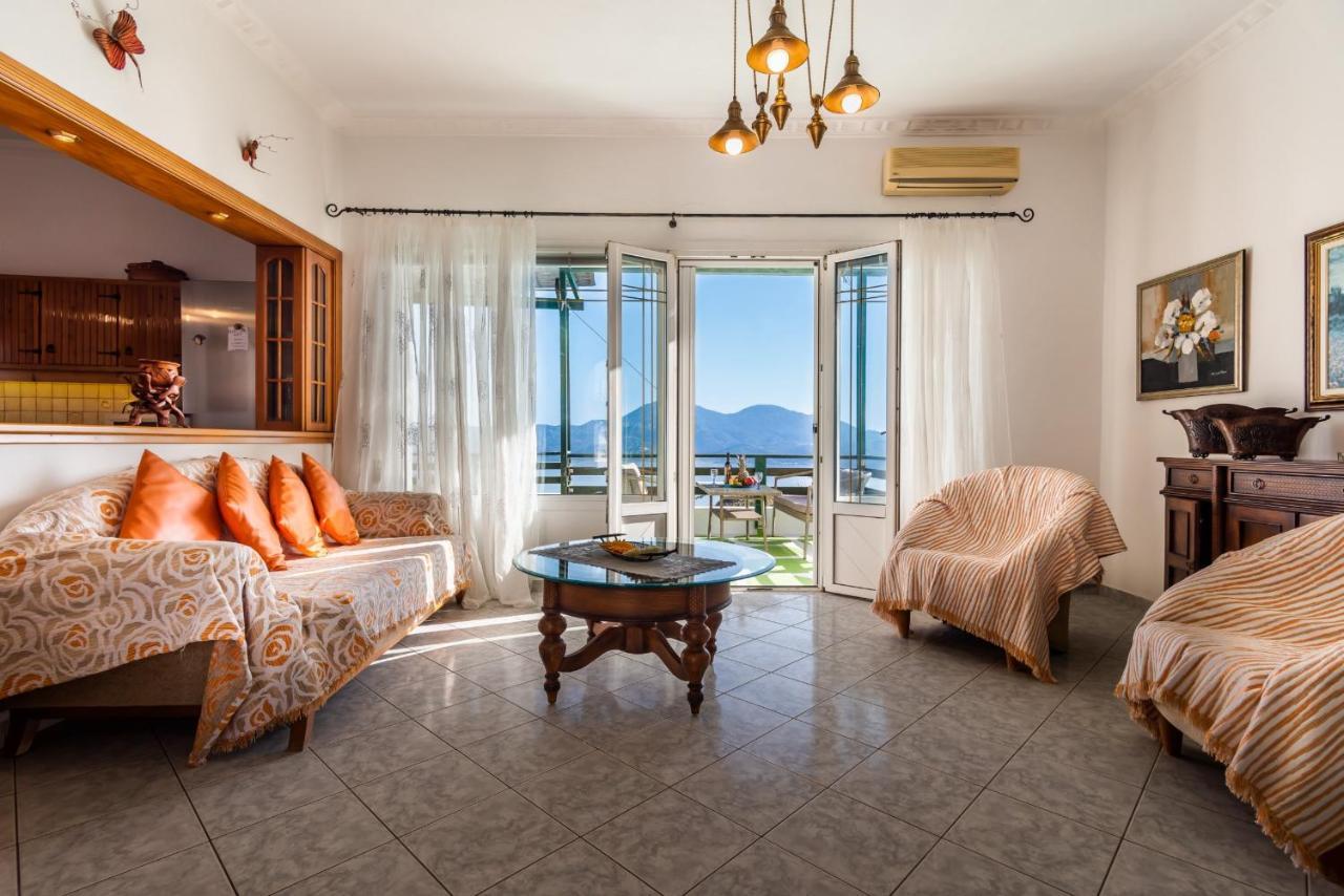 Вілла Melisses Sea View House Plaka  Екстер'єр фото