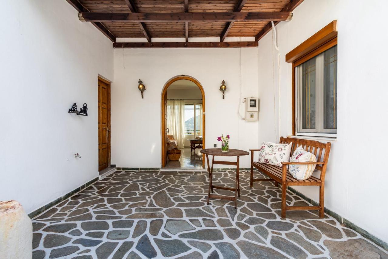 Вілла Melisses Sea View House Plaka  Екстер'єр фото