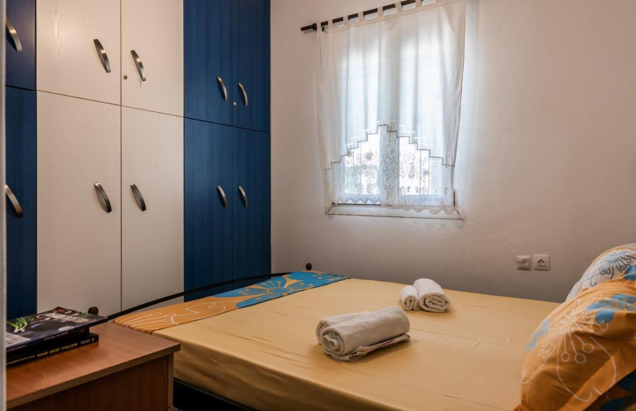 Вілла Melisses Sea View House Plaka  Екстер'єр фото
